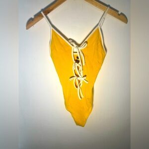 URBAN OUTFITTERS Bodysuit